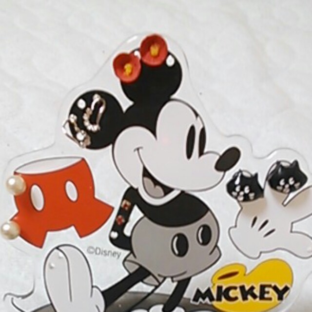 Disney(ディズニー)のミッキー☆ピアスホルダー レディースのアクセサリー(ピアス)の商品写真