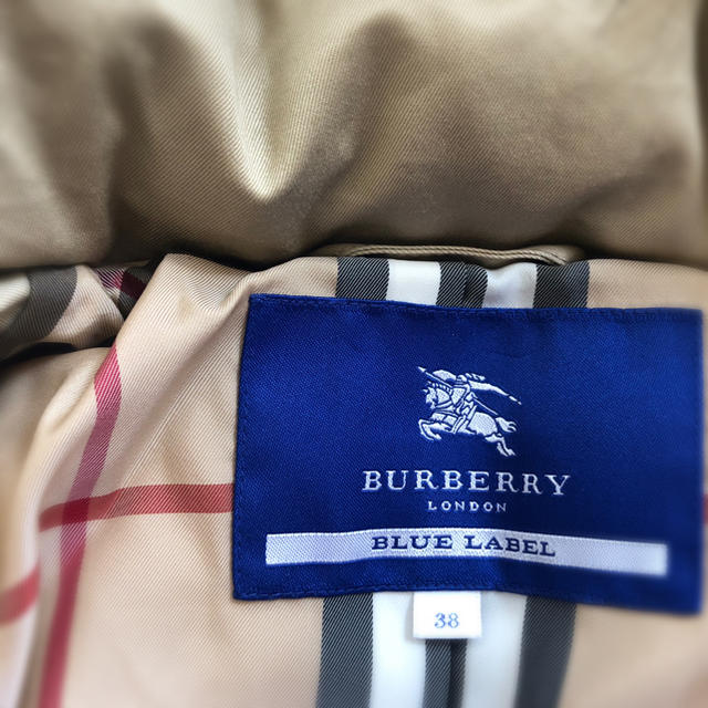 BURBERRY BLUE LABEL(バーバリーブルーレーベル)のBurberry ダウンコート美品 レディースのジャケット/アウター(ダウンコート)の商品写真