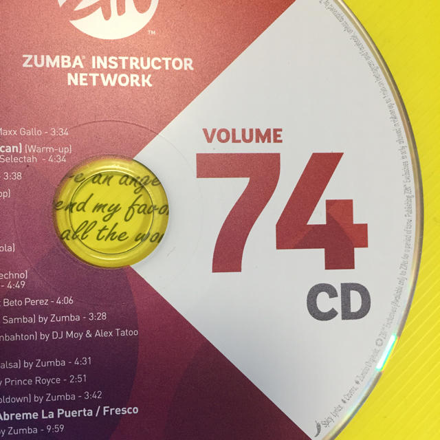 Zumba(ズンバ)のzin74 CD  ズンバCD エンタメ/ホビーのDVD/ブルーレイ(スポーツ/フィットネス)の商品写真