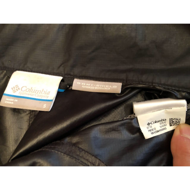 Columbia(コロンビア)のコロンビア ウィンドブレーカー黒 Sサイズ メンズのジャケット/アウター(ナイロンジャケット)の商品写真