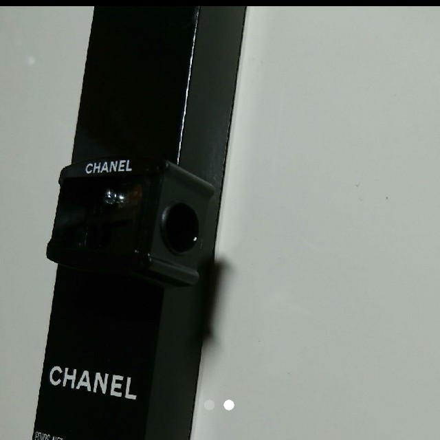 CHANEL(シャネル)の《未使用》CHANELアイブロウペンシルシャープナー コスメ/美容のベースメイク/化粧品(アイブロウペンシル)の商品写真