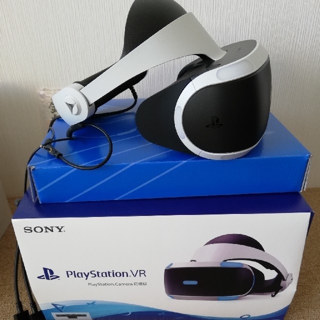 PlayStation VR(プレイステーションヴィーアール)のPS4 VR エンタメ/ホビーのゲームソフト/ゲーム機本体(家庭用ゲーム機本体)の商品写真