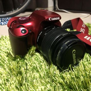 キヤノン(Canon)のCanon kissX50(レッド) ダブルズームキット (デジタル一眼)