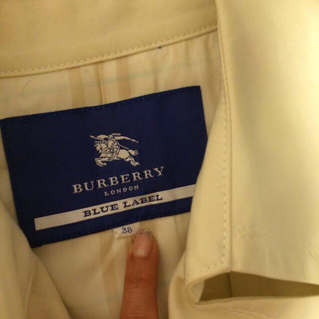 BURBERRY(バーバリー)のBurberry トレンチコート レディースのジャケット/アウター(トレンチコート)の商品写真