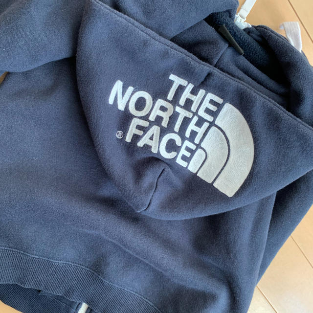 THE NORTH FACE(ザノースフェイス)のノースフェイス フード ロゴ パーカー 130 キッズ/ベビー/マタニティのキッズ服女の子用(90cm~)(ジャケット/上着)の商品写真