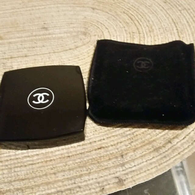 CHANEL(シャネル)のCHANEL♡アイシャドー コスメ/美容のベースメイク/化粧品(その他)の商品写真