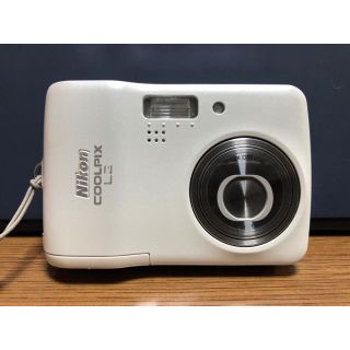 ニコン(Nikon)のNikon COOLPIX L2 White(コンパクトデジタルカメラ)