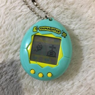 バンダイ(BANDAI)の昔のたまごっち 1997年(携帯用ゲーム機本体)