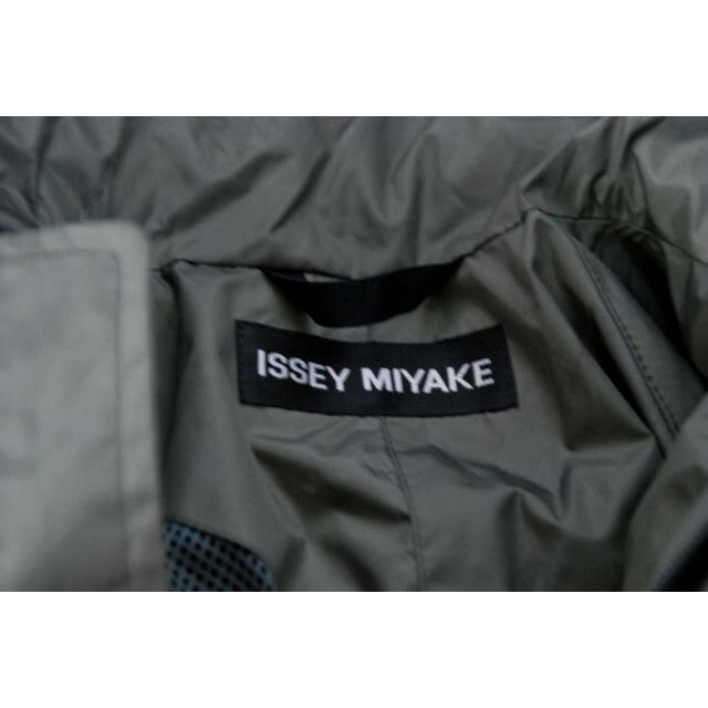 ISSEY MIYAKE(イッセイミヤケ)のissey miyake パラシュートコート カーキ ボンバージャケット メンズのジャケット/アウター(その他)の商品写真
