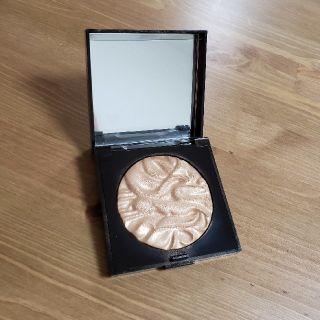 ローラメルシエ(laura mercier)の【まきんこ様専用】ローラ メルシエ フェイスイルミネーター アディクション(フェイスカラー)