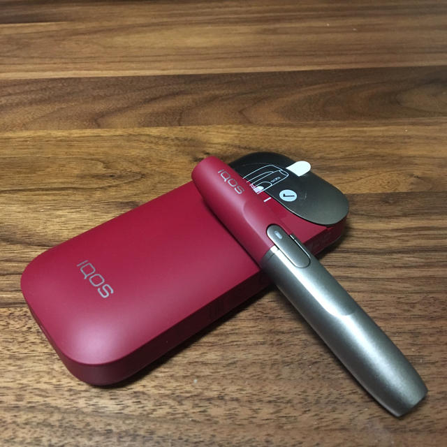 IQOS(アイコス)のtiara様  IQOS 2.4plus 限定 ダークレッド ルビー メンズのファッション小物(タバコグッズ)の商品写真