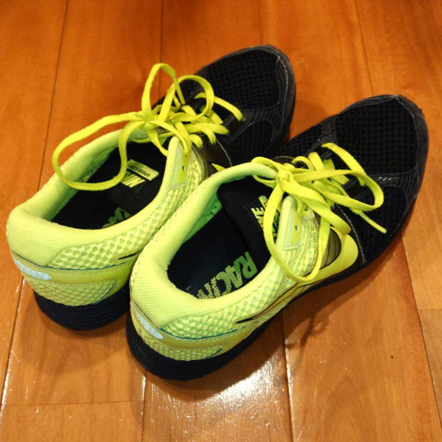 NIKE(ナイキ)のNIKE ナイキ スピードLITE＋ ブラック/イエロー サイズ：25.0cm  メンズの靴/シューズ(スニーカー)の商品写真