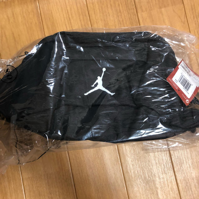 NIKE(ナイキ)のJordan Crossbody Bag クロスボディバッグ メンズのバッグ(ボディーバッグ)の商品写真