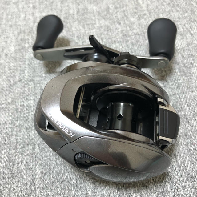 SHIMANO(シマノ)のシマノ クロナーク MGL ノーマルギア 美品 スポーツ/アウトドアのフィッシング(リール)の商品写真