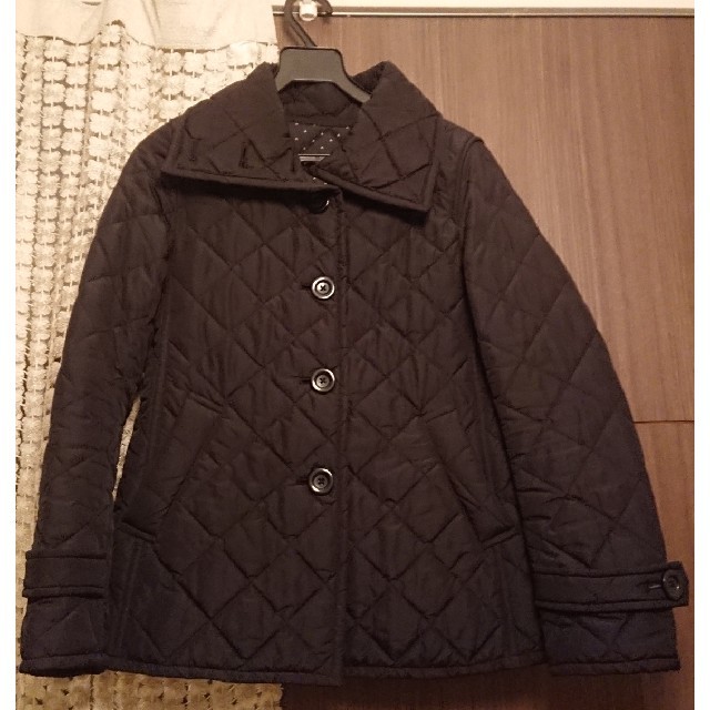 armoire caprice(アーモワールカプリス)の値下げ 黒 中綿アウター レディースのジャケット/アウター(ピーコート)の商品写真