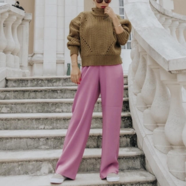 ZARA(ザラ)のMatilda pink straight pants レディースのパンツ(カジュアルパンツ)の商品写真