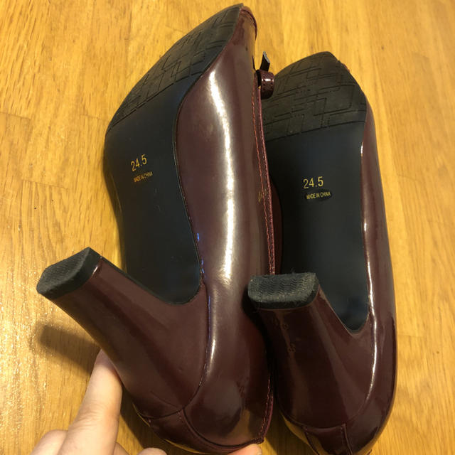 【新品】シンノスケ 靴 ヒール ワインレッド パンプス  最終価格 レディースの靴/シューズ(ハイヒール/パンプス)の商品写真