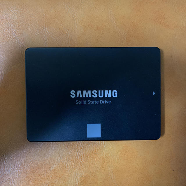 スマホ/家電/カメラSAMSUNG SSD 500GB