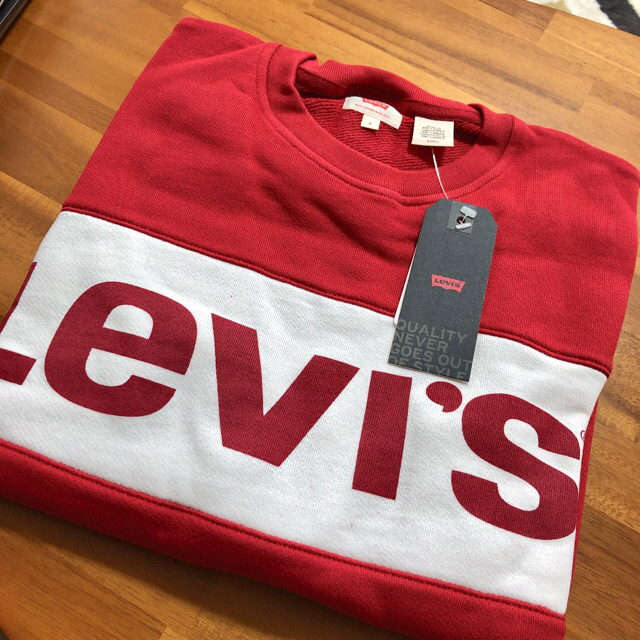 Levi's(リーバイス)のLevi’s スウェット 赤  S メンズのトップス(スウェット)の商品写真