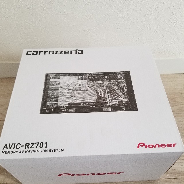 即出荷】 パイオニア楽ナビ 7V型メモリーカーナビ/地デジ AVIC-RZ701