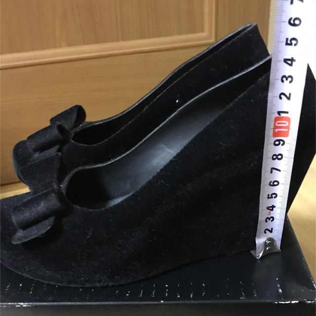 melissa(メリッサ)のmelissa ベロア BLACK リボンパンプス 38.0 レディースの靴/シューズ(ハイヒール/パンプス)の商品写真