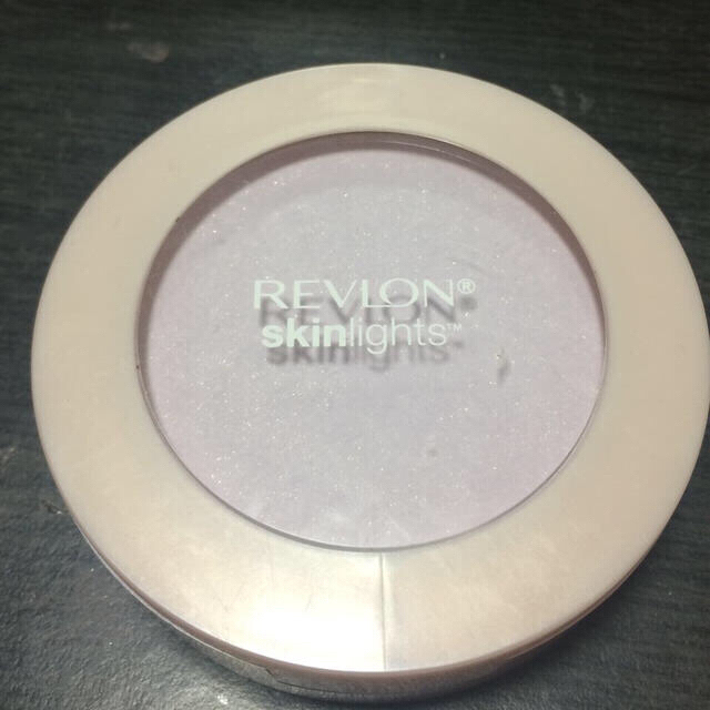 REVLON(レブロン)のREVLON フェイスパウダー コスメ/美容のベースメイク/化粧品(その他)の商品写真