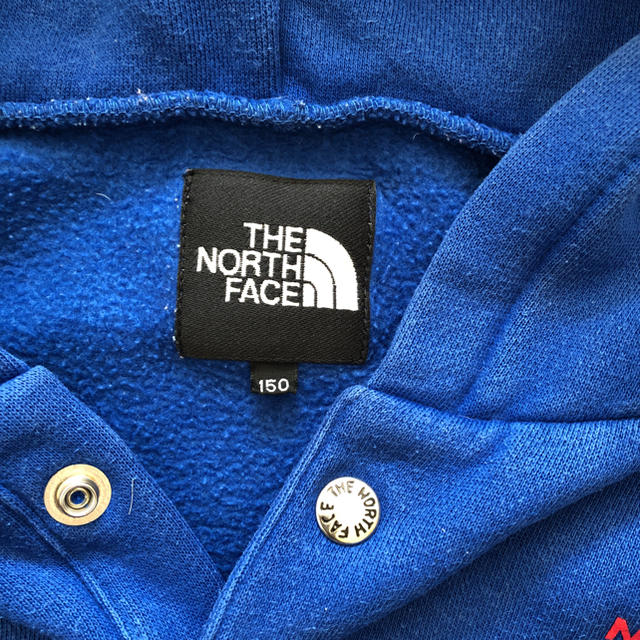 THE NORTH FACE(ザノースフェイス)のTHE NORTH FACEジュニアパーカー150cm キッズ/ベビー/マタニティのキッズ服男の子用(90cm~)(ジャケット/上着)の商品写真