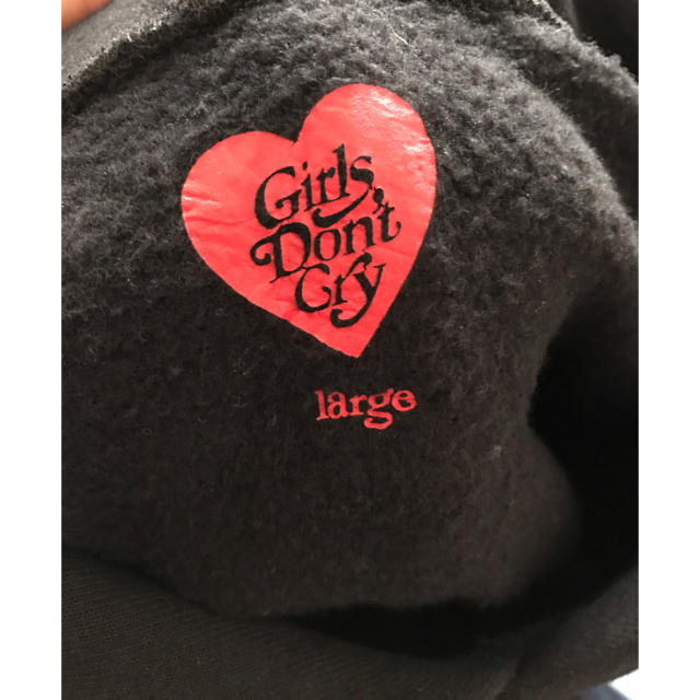 BEAMS(ビームス)のGirls Don't Cry 424 コラボフーディー メンズのトップス(パーカー)の商品写真