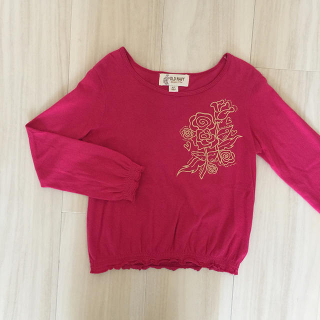 Old Navy(オールドネイビー)の女の子 長袖Tシャツ 4T キッズ/ベビー/マタニティのキッズ服女の子用(90cm~)(Tシャツ/カットソー)の商品写真