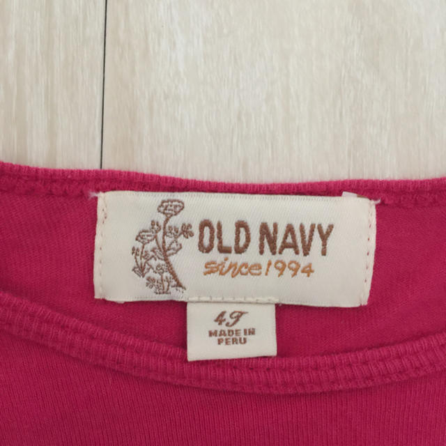 Old Navy(オールドネイビー)の女の子 長袖Tシャツ 4T キッズ/ベビー/マタニティのキッズ服女の子用(90cm~)(Tシャツ/カットソー)の商品写真