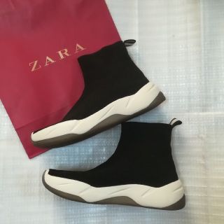 ザラ(ZARA)の【ri 様専用】ZARA スニーカーブーツ　ソックススニーカー(スニーカー)