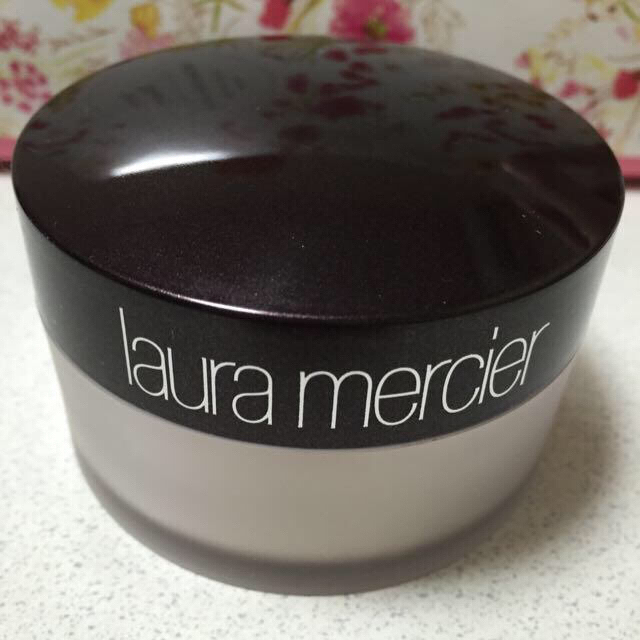 laura mercier(ローラメルシエ)のローラメルシエ フェイスパウダー コスメ/美容のベースメイク/化粧品(その他)の商品写真