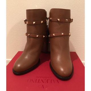 ヴァレンティノ(VALENTINO)のヴァレンティノ1月までお値下げ 新品未使用ロックスタッズショートブーツ(ブーツ)