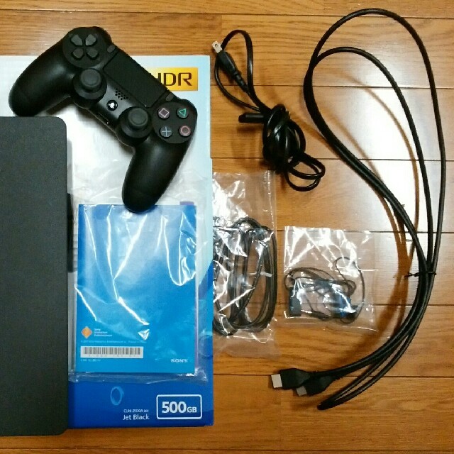 PlayStation4(プレイステーション4)のPS4 本体 2018年6月購入 美品 2100AB01 エンタメ/ホビーのゲームソフト/ゲーム機本体(家庭用ゲーム機本体)の商品写真