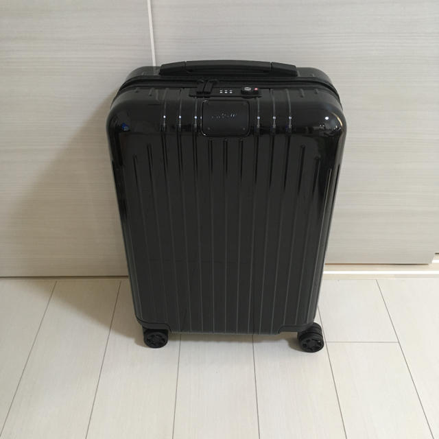 新品 RIMOWA リモワ エッセンシャル ライト 機内持込 31L ブラック