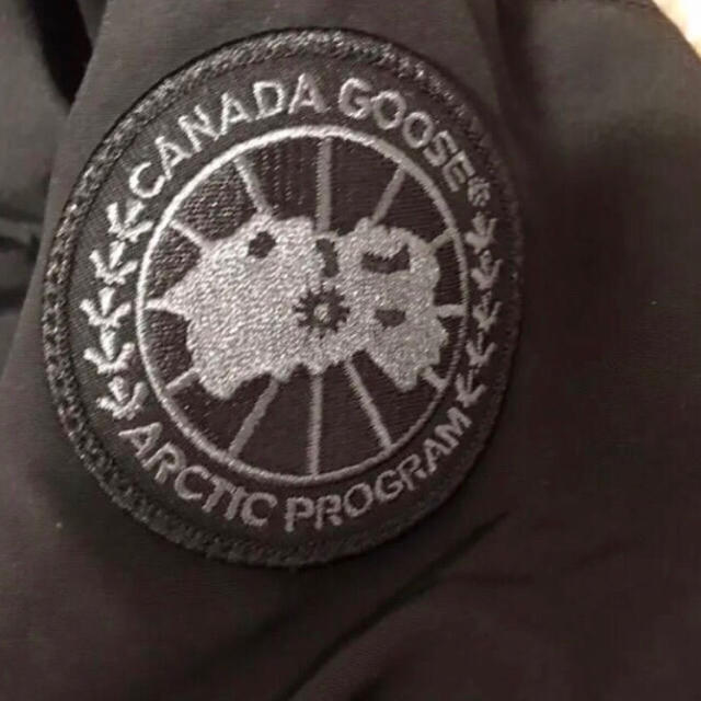 CANADA GOOSE(カナダグース)の国内正規品！新品未使用 カナダグース ブラックディスク ウィンダムパーカー XS メンズのジャケット/アウター(ダウンジャケット)の商品写真