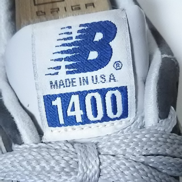 New Balance(ニューバランス)の
希少アメリカUSA製ビンテージ！ニューバランス1400高級スニーカー灰銀


 メンズの靴/シューズ(スニーカー)の商品写真