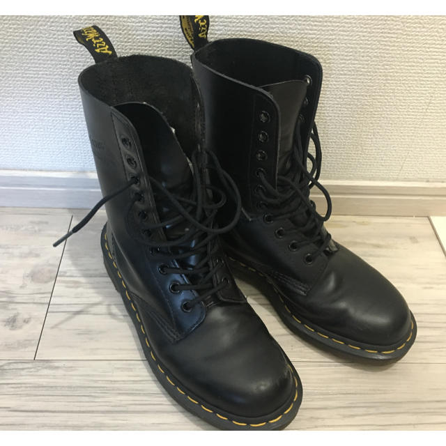 Dr. Martens 10ホール