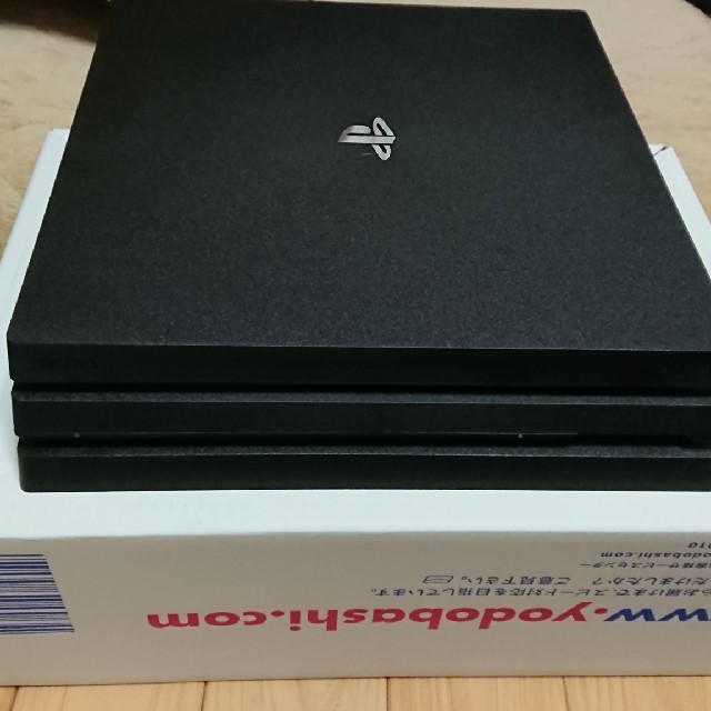 PlayStation4(プレイステーション4)のPlaystation4 pro プレイステーション4Pro　1TB　PS4 エンタメ/ホビーのゲームソフト/ゲーム機本体(家庭用ゲーム機本体)の商品写真