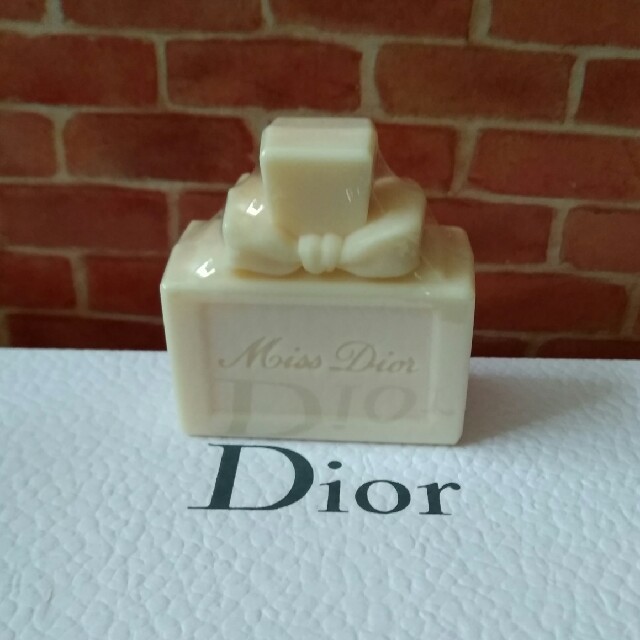 Christian Dior(クリスチャンディオール)の新品　Dior　MissDior　石鹸 コスメ/美容のボディケア(ボディソープ/石鹸)の商品写真