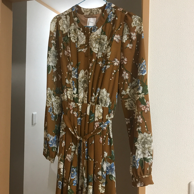 Ameri VINTAGE(アメリヴィンテージ)のBlossom Pleats Dress レディースのワンピース(ロングワンピース/マキシワンピース)の商品写真