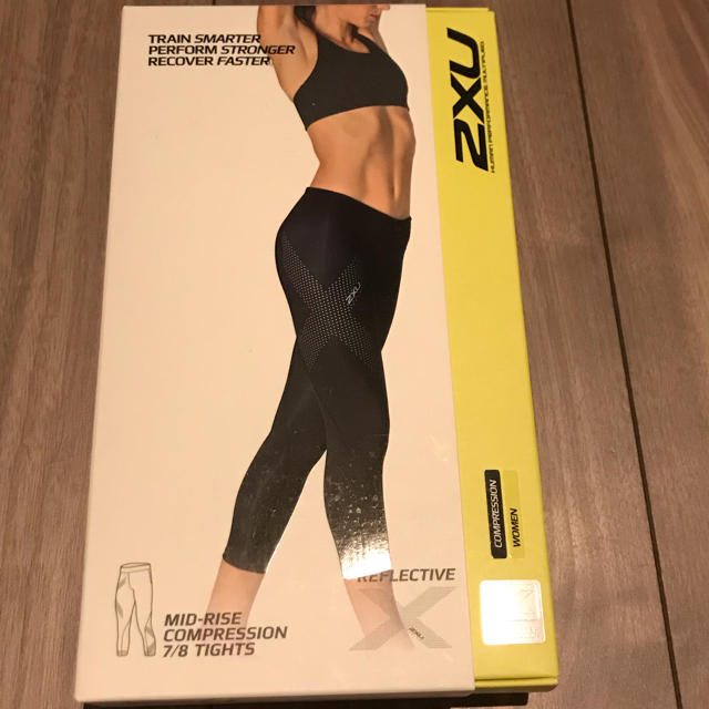 2XU(ツータイムズユー)の2XUレディースタイツ スポーツ/アウトドアのトレーニング/エクササイズ(トレーニング用品)の商品写真