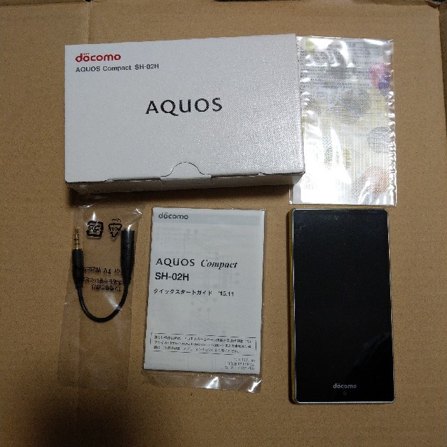 SHARP(シャープ)のSHARP AQUOS compact SH-02H 中古　付属品あり スマホ/家電/カメラのスマートフォン/携帯電話(スマートフォン本体)の商品写真