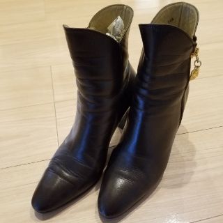 イヴサンローランボーテ(Yves Saint Laurent Beaute)のイヴ・サンローラン❇️ショートブーツ👢　３６　１/２（２３.５cm）(ブーツ)