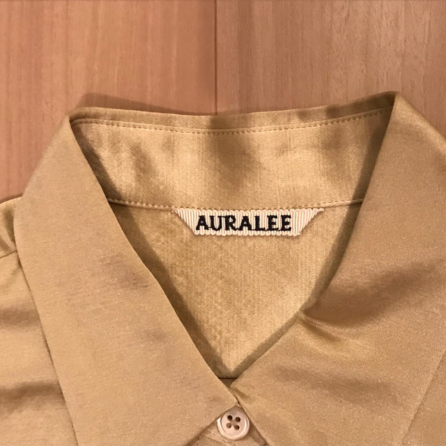 Ron Herman(ロンハーマン)のAURALEE 2017aw シルクシャツ ゴールド サイズ0 レディースのトップス(シャツ/ブラウス(長袖/七分))の商品写真