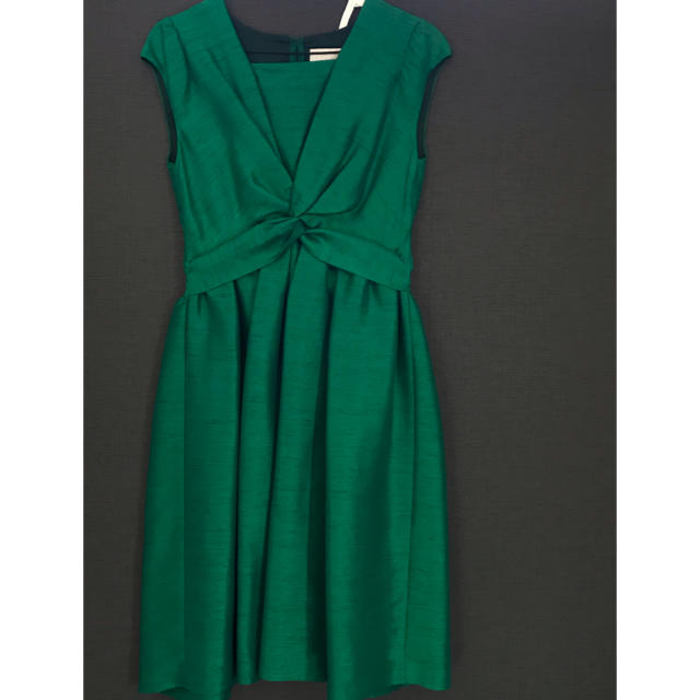 とい様専用 鮮やかグリーンのパーティードレス レディースのフォーマル/ドレス(ミディアムドレス)の商品写真