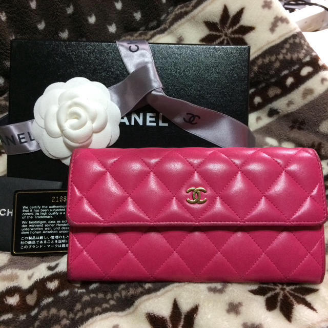 CHANEL(シャネル)のシャネル ピンクマトラッセ長財布 レディースのファッション小物(財布)の商品写真