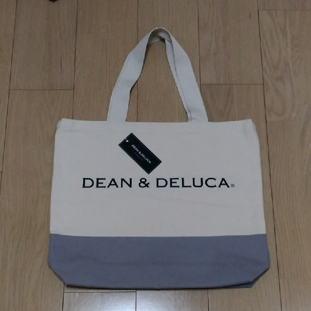 DEAN & DELUCA(ディーンアンドデルーカ)の新品未使用　ディーン&デルーカ　エコバッグ レディースのバッグ(エコバッグ)の商品写真
