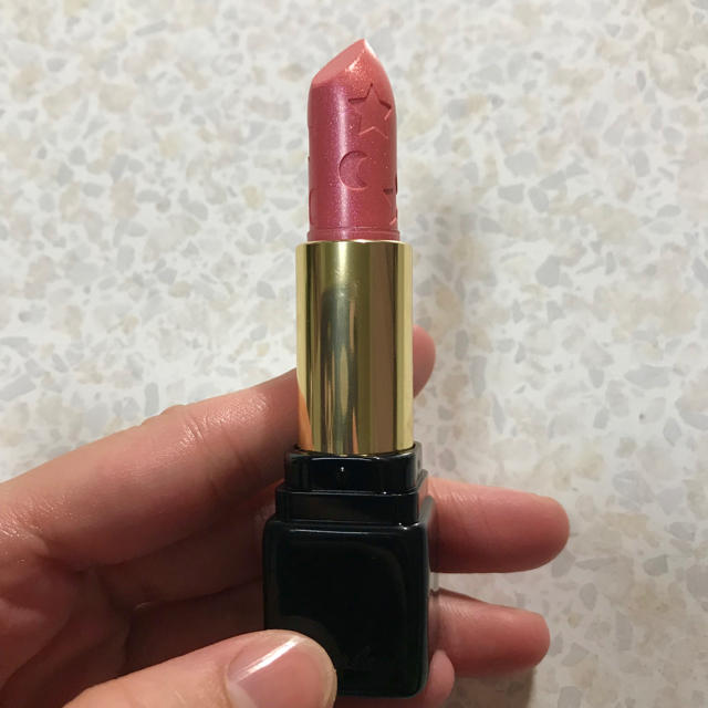 GUERLAIN(ゲラン)の新品未使用♡ゲラン キスキス543 番 限定色 コスメ/美容のベースメイク/化粧品(口紅)の商品写真