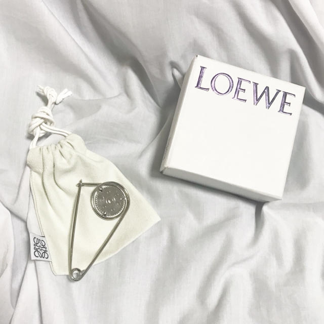 LOEWE メカノピン シルバーブローチ/コサージュ